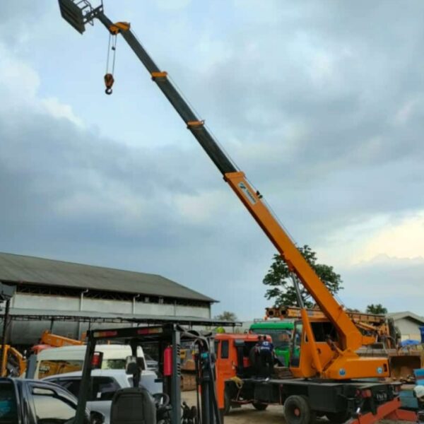 Sewa Forklift Jakarta Selatan